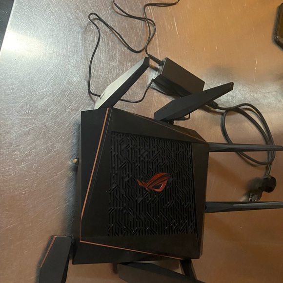 ASUS ROG Rapture WiFi 6 Gaming Router (GT-AX11000) - Picture 2 of 4